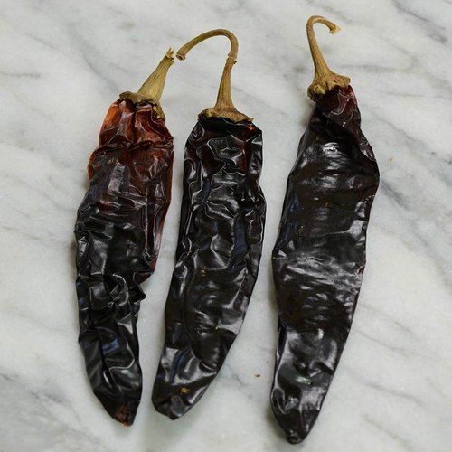 Sol Whole Dried Guajillo Chilies With Stem 250gm And No Artificial Flavour