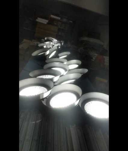 White High Efficiency And Accurate Dimension Single Phase Industrial Led Focus Light