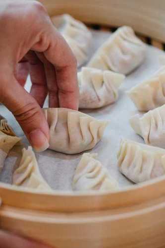 Softy And Spicy Handmade Chicken Momos Fast Food Carbohydrate: 30 Grams (G)