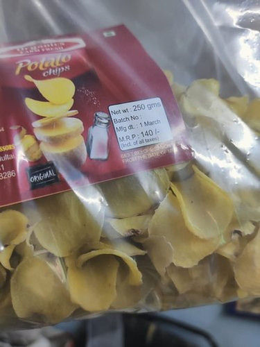 Natural Homemade Potato Chips With Size 250Gm And Shelf Life 6 Months