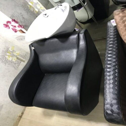 Black Color With Modern Appearance Leather With Stainless Steel Made Parlour Saloon Shampoo Chair