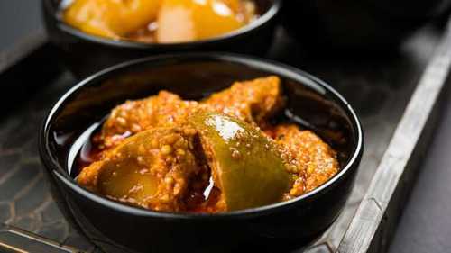 Easy To Digest Sour Taste Mango Pickle Without Added Color