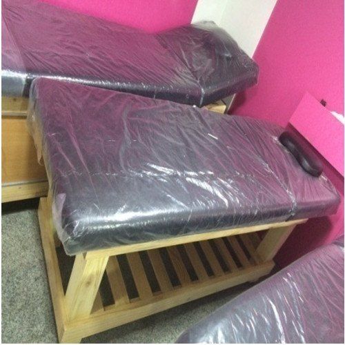 Wooden Frame And Synthetic Leather Seat Material Made Cosmetic Cum Parlour Use Black Color Facial Bed