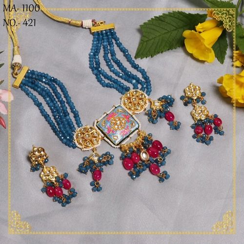 Fine Finish Attractive Design and Rust Resistant Ladies Fancy Necklace Set