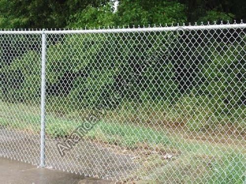 10-12Ft Square Shape Hole High Performance Corrosion Resistance And Rust Resistance High Tensile Strength Silver Coated Metal Chain Link Fence Fence Length: 20-30  Meter (M)