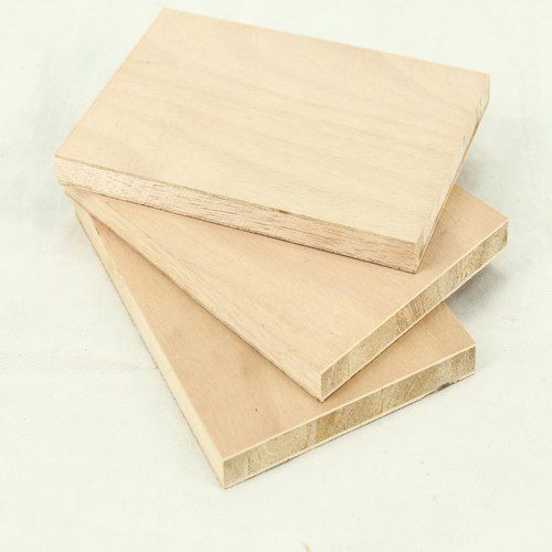 Rectangular Shape Termite Resistance Water Proof Plywood Board (Thickness 19mm)