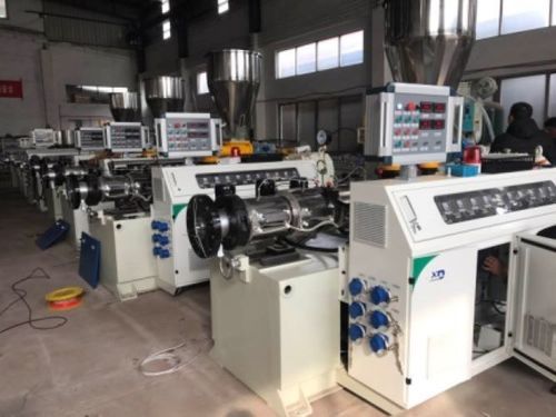 Sjz-45 15kw Motor Conical Twin Screw Plastic Extruder Machine With 45rpm Rotational Speed