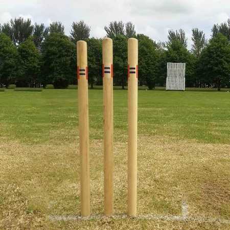Weather Proof Natural Polish Wooden Cricket Stump For Practice And Training
