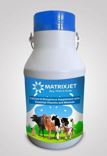 White Matrixjet Calcium And Phosphorus Supplement With Essential Vitamins  And Minerals For Animal Feed at Best Price in Solapur | Matrixjet Shopping  Pvt Ltd