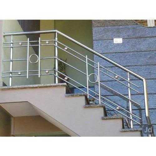 Polished Stainless Steel Silver Railing For Homes And Commercial Complex Size: As Per Customer Requirement