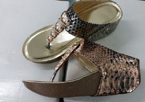 Various Sizes Are Available Light Weight And Anti Slip Attractive Design Flip Flop Style Low Heel Ladies Arabic Sandals