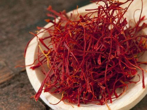 No Added Color Natural Taste Organic Thread Red Saffron  Pack Size: 200Gm