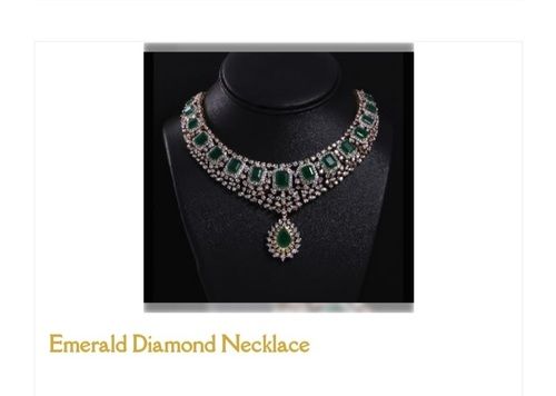 Stylish And Attractive Look Emerald Diamond Necklace Set For Party Purpose Very Good