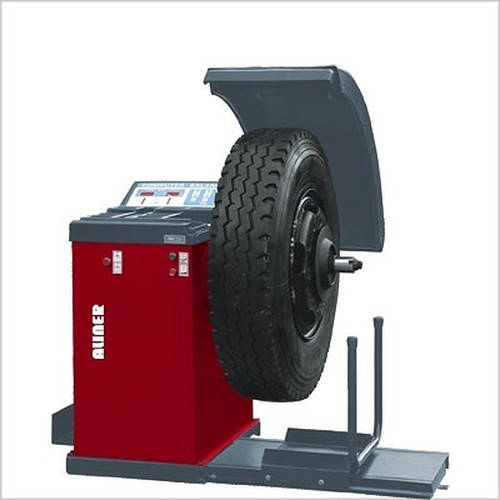 Robust In Construction Noiseless Operation Car And Truck Wheel Balancing Machine