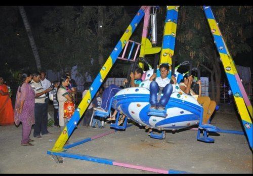 6 Person Capacity Pendulum Amusement Park Ride For Outdoor And Malls