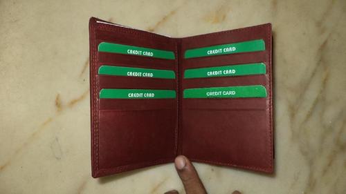 ब्राउन लाइट वेट और फोल्ड करने योग्य प्लेन डिज़ाइन जेंट्स यूरोपियन एंटी रिंकल लेदर वॉलेट्स