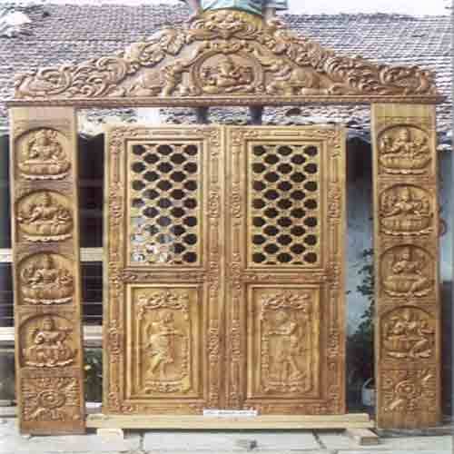 Washable Attractive Design And High Strength Plain Pattern Light Brown Natural Wooden Temple Door 