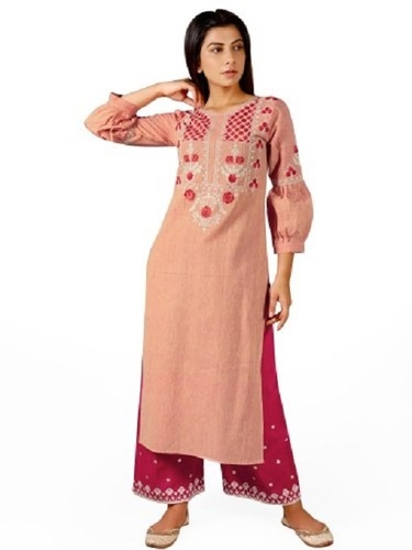 क्विक ड्राई पीच कलर 3/4 स्लीव्स राउंड नेक लेडीज़ खादी कॉटन एम्ब्रॉएडर्ड कुर्ती स्ट्रेट पलाज़ो पैंट के साथ