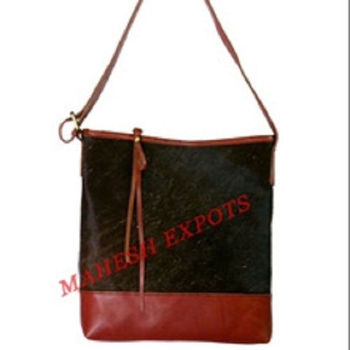 Various Colors Are Available Light Weight Zipper Closure Type Leather Shoulder Bag With Cotton Lining For Womens