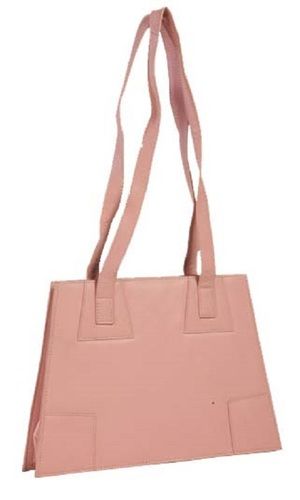 Zipper Closure Type Spacious And Light Weight Plain Design Pink Color Fashionable Leather Bag For Womens