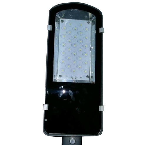 White 220 V Operating Voltage Ip66 15 Watt Aluminum Shourya Led Solar Street Light