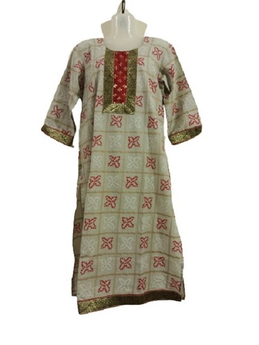 Quick Dry Multi Colors Casual Wear 3/4th Sleeves Round Neck Ladies Bandhani Cotton Printed Kurti