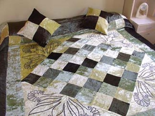 मल्टी कलर्स फेड रेसिस्टेंट अल्ट्रा सॉफ्ट एंड स्मूथ प्रिंटेड 100% वेलवेट डबल बेड कवर