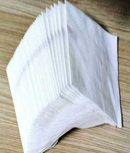 Disposable Four Ply White Plain Tissue Paper Napkins for Hotels and Restaurants