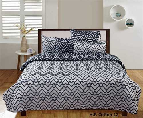 Zigzag Stripe Printed Pattern Double Bedsheet With 2 Matching Pillow Covers