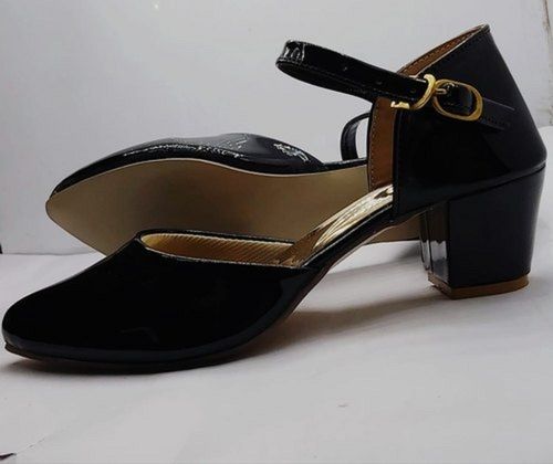 Ladies 7 Size Black Slip-Resistant Party Wear Polyurethane Heel Sandals