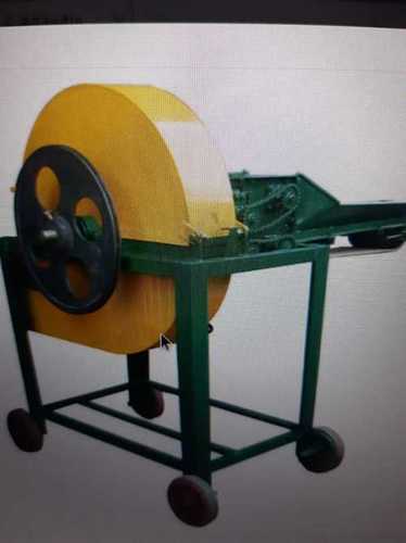 Green And Yellow Color 3.5 Hp Power Polished Agriculture Use Chaff Cutter Capacity: 400-600 Kg/Hr