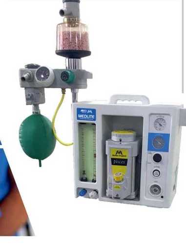 Mild Steel Anesthesia Machine For Medical and Hospital Use, 165Kg Weight