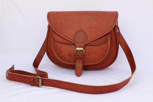 Light Weight And Spacious Plain Anti Tear Ladies Leather Sling Bag For Daily Uses