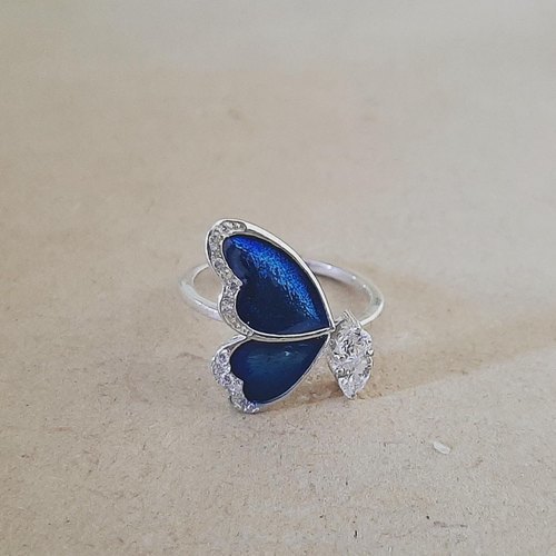 2.78 ग्राम वजन और 925 स्टर्लिंग सिल्वर के साथ राउंड बटरफ्लाई डिज़ाइन सिल्वर लेडीज़ रिंग