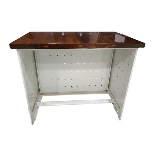 White And Brown Rectangular Shape With Foot Rest Mild Steel Office Use Executive Table