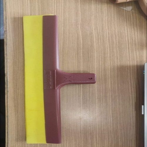 Multi Color Floor Squeegee Small Size Solid Plastic Wiper For Kitchen Purpose