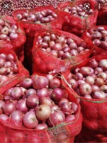 Fresh And Organic Raw Onion Naturally Grown For Cooking