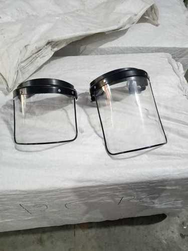 आंखों, नाक और मुंह को ढंकने के लिए हल्के वज़न का डिज़ाइनर प्लास्टिक फुल फेस हेलमेट साइज़: MD