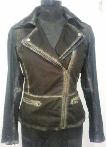 Plain Design Full Sleeve Ladies Zipper Closure Type Designer Leather Jacket For Party Wear