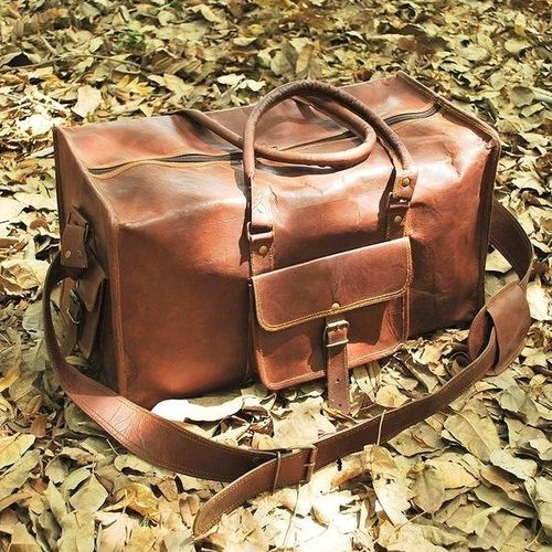 Rectangular 2 Kg Weight Very Spacious And Light Weight Genuine Leather Travel Duffle Bag