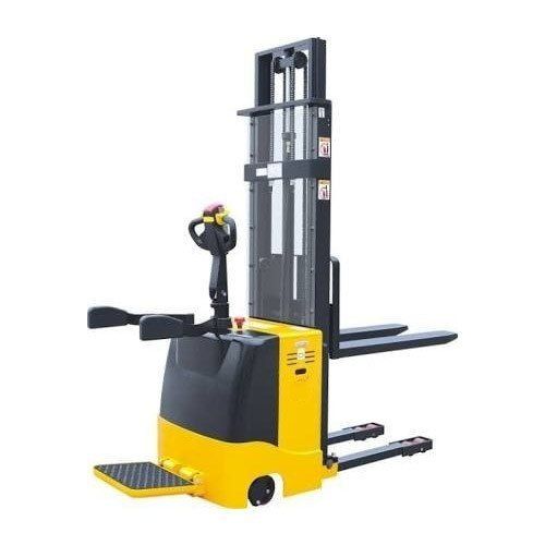 Hassle Free Operations Easy To Move Electric Pallet Stacker (Lifting Capacity 2000 Kg)