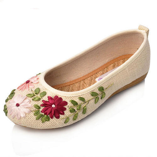 Casual Wear Light Weighted Slip Resistant Outsole Flat Ladies Jutti