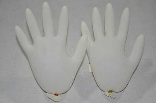 Full Finger Plain White Latex Examination Gloves With 9 Inch Size And 5gm Weight