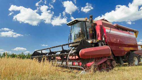 Red Agriculture Combine Harvester For Crops Wheat, Soy Bean, Grain