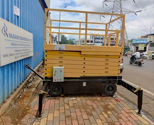 Sturdy Construction Mild Steel Semi Electric Mobile Scissor Lift (Capacity 0.3-0.5 Ton) Max. Lifting Height: 16M  Meter (M)