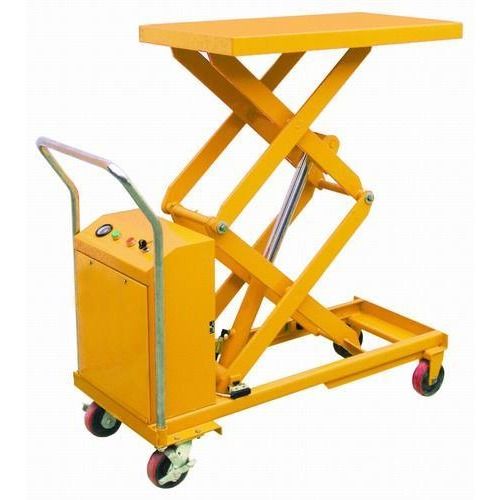 Four Wheel Type Battery Operated Mobile Scissor Lift Table (Capacity 500 Kg)