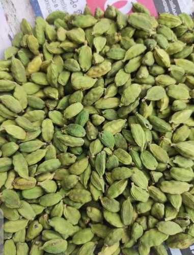 Green Cardamom - Whole Dried Green Pieces Natural Taste - No Artificial Color Ideal for Cooking and Mouth Freshener Machine Cleaned 1 Year Shelf Life