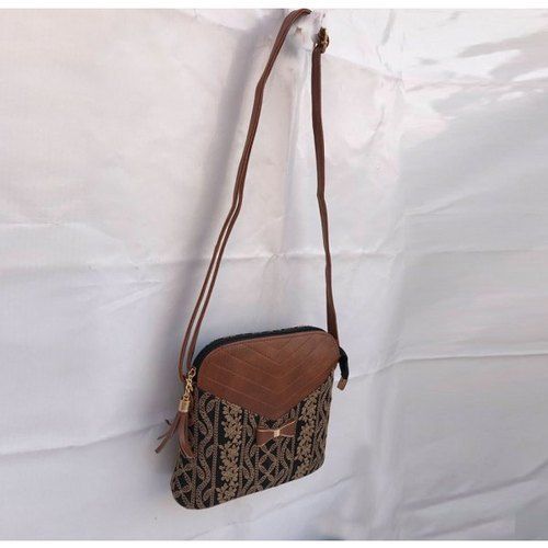 Comes In Various Colors Light Weight And Very Spacious Cotton Anti Wrinkle Fabric Ladies Sling Bag For Casual Wear