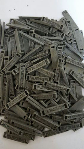 Rectangular Shape Polished Metal Badges For Promotional Work With 5 Mm Thickness