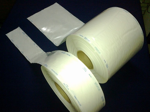 सफेद 60 जीएसएम मेडिकल ग्रेड पेपर स्टेरलाइजेशन रोल 200 मीटर लंबाई और 5 से 40 सेमी चौड़ाई के साथ